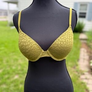 Victoria’s secret bra where everywhere push-up 34C